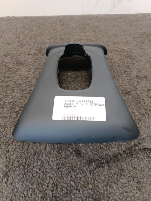 Image Camera - TESLA MODEL Y