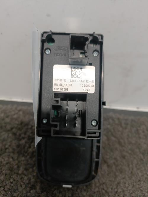 Image Interrupteur de leve vitre avant gauche - FORD FIESTA 6