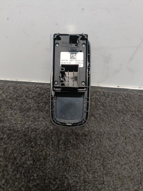 Image Interrupteur de leve vitre avant gauche - FORD FIESTA 6