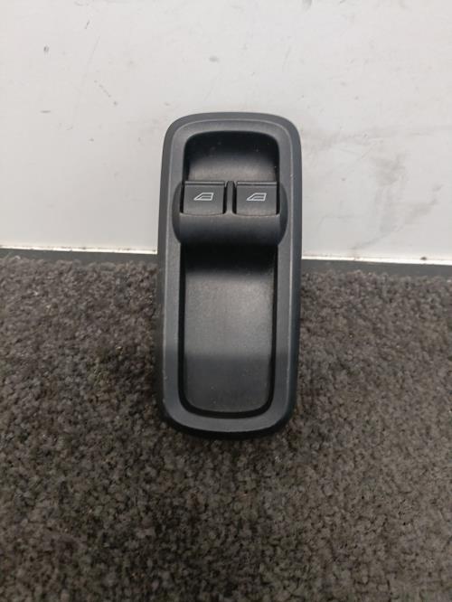 Image Interrupteur de leve vitre avant gauche - FORD FIESTA 6