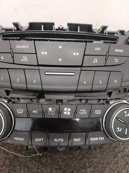 Image Facade autoradio - PEUGEOT 508 1