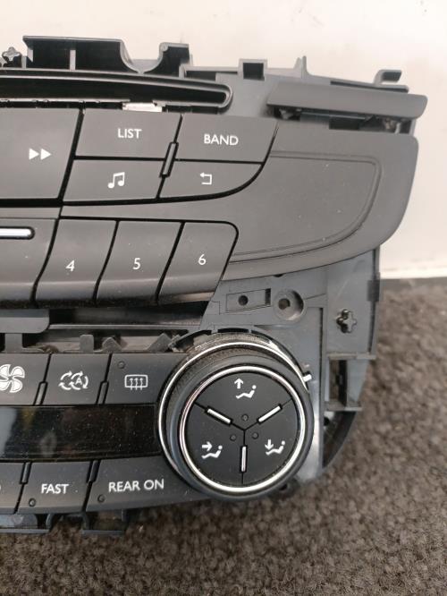 Image Facade autoradio - PEUGEOT 508 1
