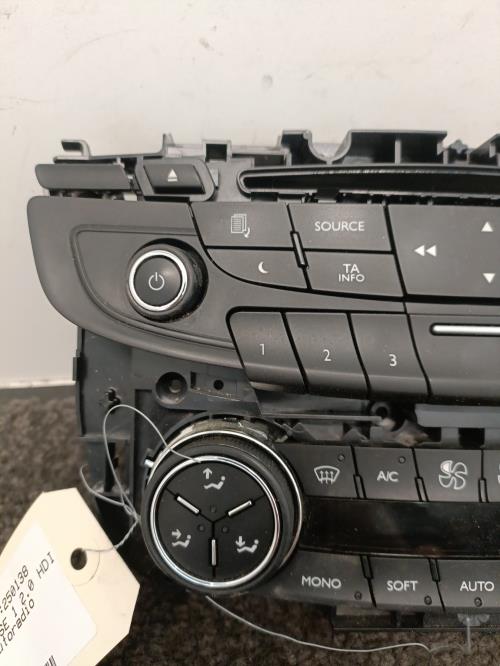 Image Facade autoradio - PEUGEOT 508 1