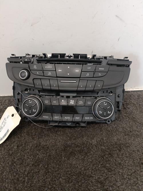 Image Facade autoradio - PEUGEOT 508 1