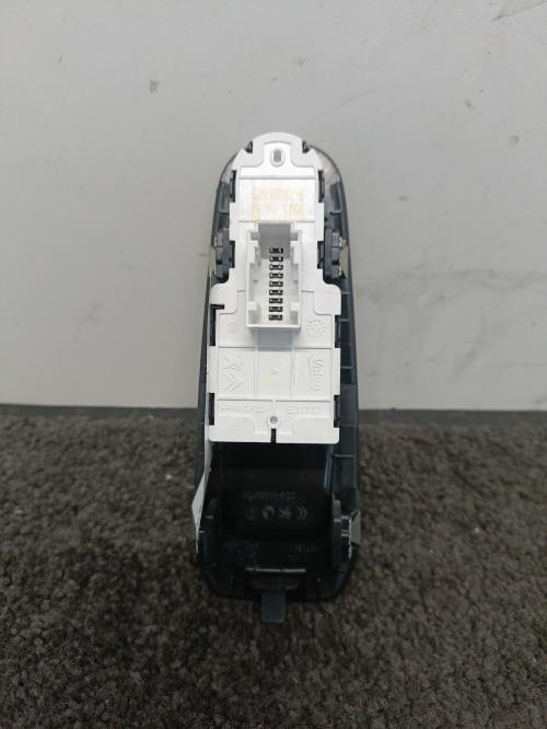 Image Interrupteur de leve vitre avant gauche - PEUGEOT 308 2 SW