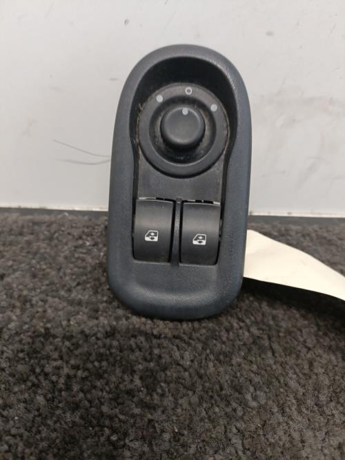 Image Interrupteur de leve vitre avant gauche - RENAULT KANGOO 2