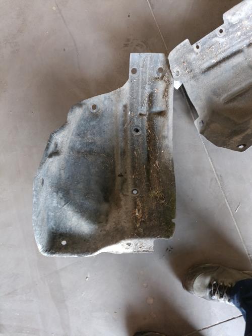 Image Pare boue avant gauche - RENAULT MEGANE 4