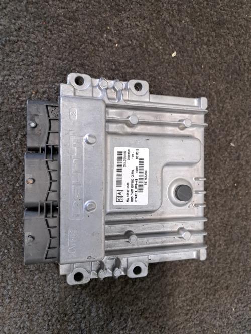Image Calculateur moteur - PEUGEOT 508 1 SW