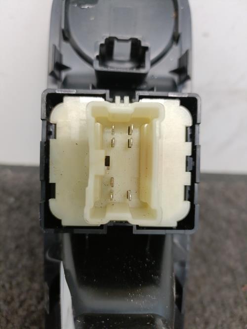 Image Interrupteur de leve vitre avant gauche - RENAULT TWINGO 3
