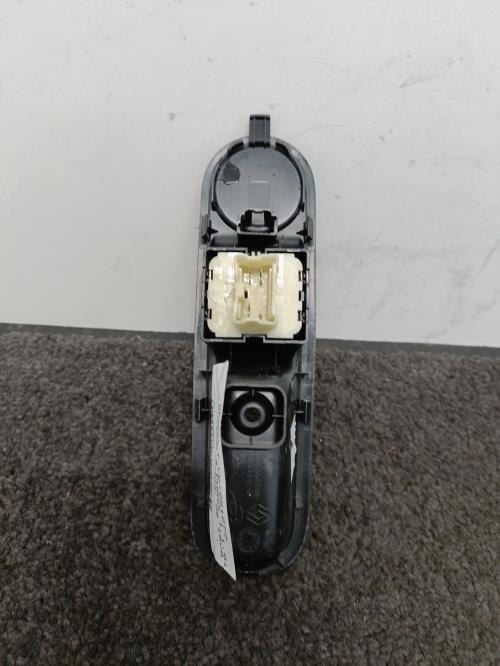 Image Interrupteur de leve vitre avant gauche - RENAULT TWINGO 3
