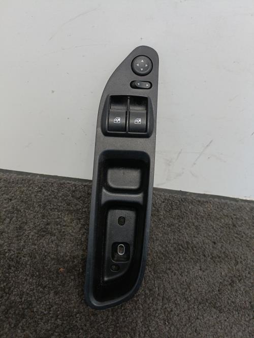 Image Interrupteur de leve vitre avant gauche - FIAT TIPO 2