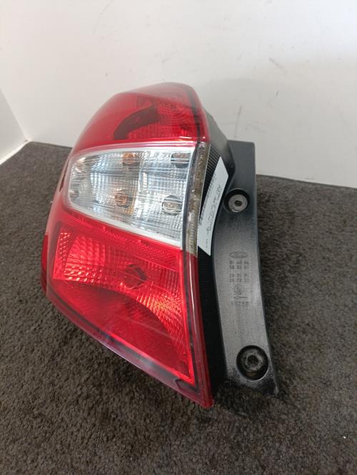 Image Feu arriere principal gauche (feux) - FORD KA+