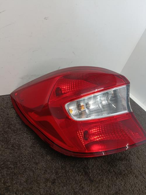Image Feu arriere principal gauche (feux) - FORD KA+