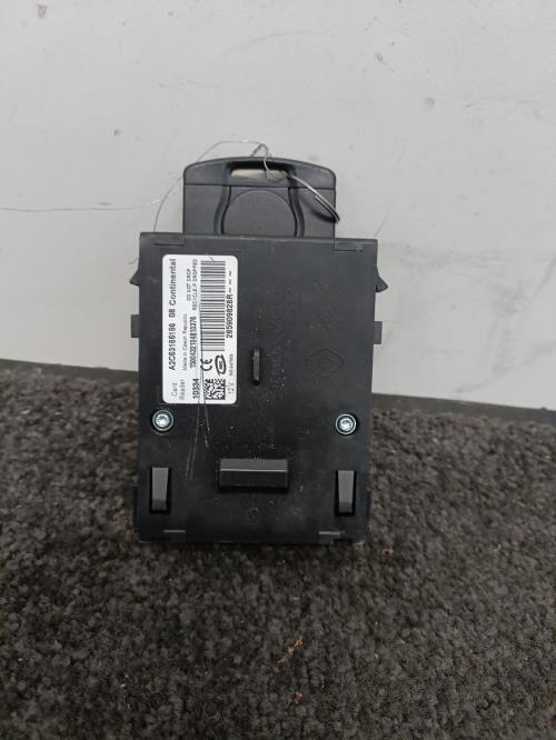 Image Lecteur de carte (neiman) - RENAULT MEGANE 3