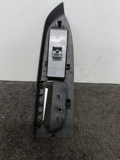 Image Interrupteur de leve vitre avant gauche - VOLKSWAGEN TOURAN 1