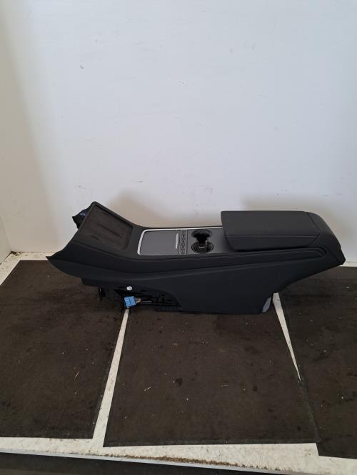 Image Console central (interieur plastique) - TESLA MODEL Y