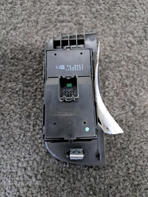 Image Interrupteur de leve vitre avant gauche - OPEL ZAFIRA TOURER C