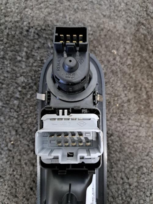 Image Interrupteur de leve vitre avant gauche - RENAULT CLIO 3