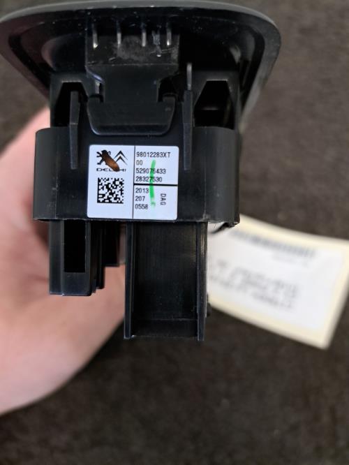 Image Interrupteur de leve vitre avant gauche - CITROEN C3 2