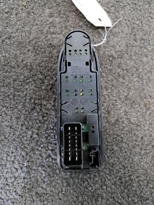 Image Interrupteur de leve vitre avant gauche - CITROEN C3 2