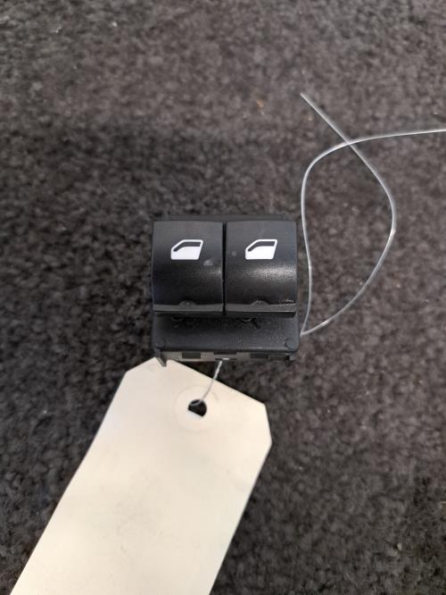 Image Interrupteur de leve vitre avant gauche - CITROEN C4 CACTUS