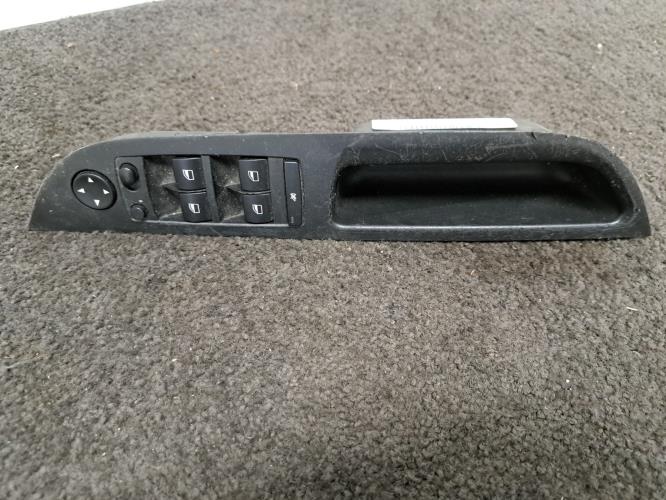 Image Interrupteur de leve vitre avant gauche - BMW SERIE 5 E61