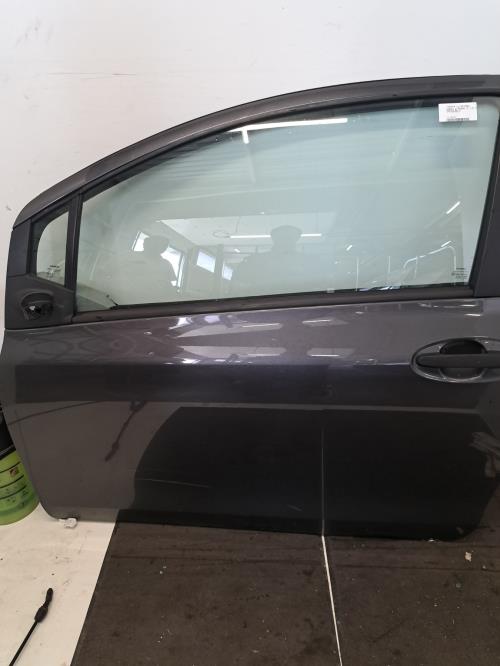 Image Porte avant gauche - TOYOTA YARIS 2
