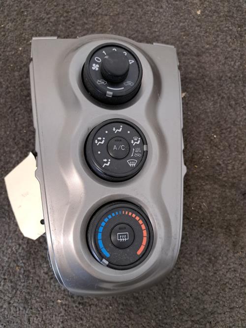 Image Commande chauffage - TOYOTA YARIS 2