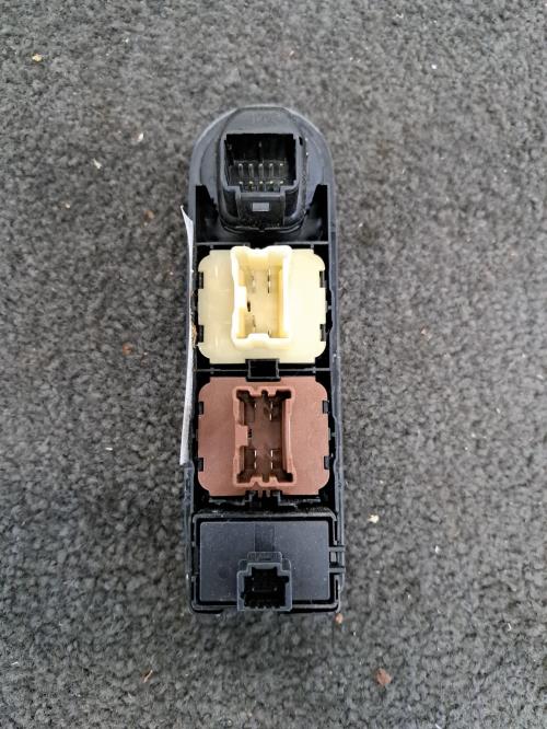 Image Interrupteur de leve vitre avant gauche - RENAULT CLIO 4