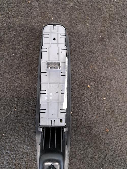 Image Interrupteur de leve vitre avant gauche - RENAULT GRAND SCENIC 3