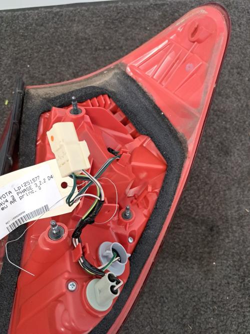 Image Feu arriere principal gauche (feux) - TOYOTA RAV4 3
