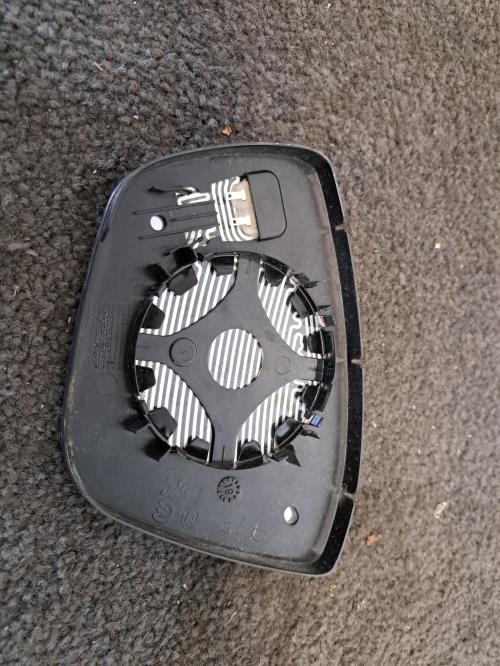 Image Glace retroviseur droit - PEUGEOT 2008 1