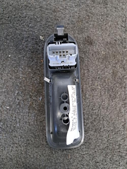 Image Interrupteur de leve vitre avant gauche - RENAULT CLIO 3