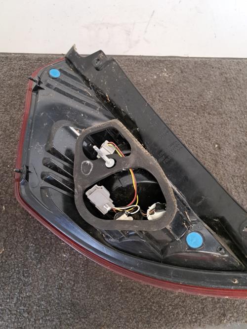 Image Feu arriere principal droit (feux) - FORD FIESTA 6