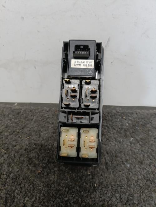 Image Interrupteur de leve vitre avant gauche - MERCEDES VITO 638