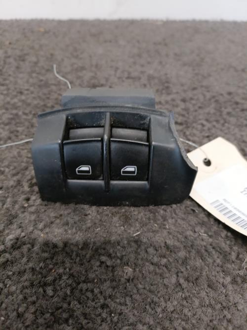 Image Interrupteur de leve vitre avant gauche - AUDI A3 2
