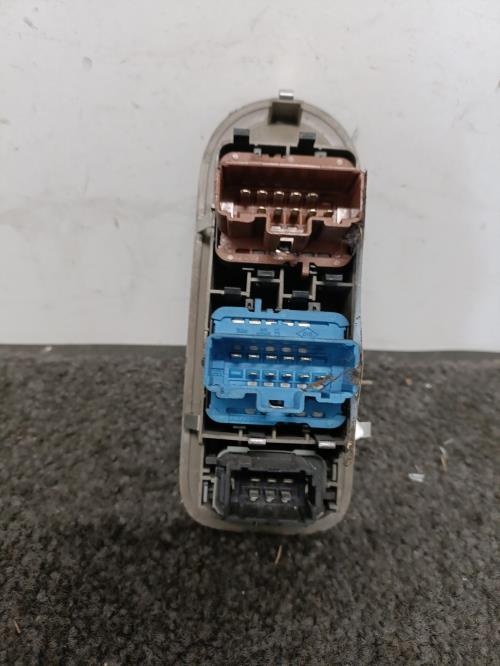 Image Interrupteur de leve vitre avant gauche - RENAULT CLIO 3