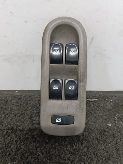Image Interrupteur de leve vitre avant gauche - RENAULT CLIO 3