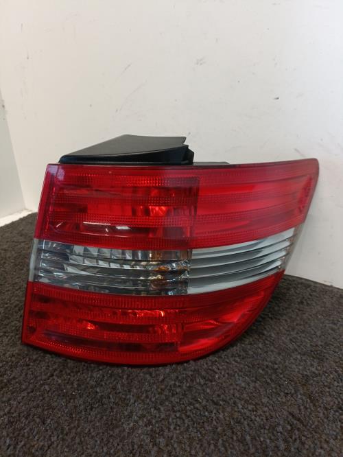 Image Feu arriere principal droit (feux) - MERCEDES CLASSE B 245