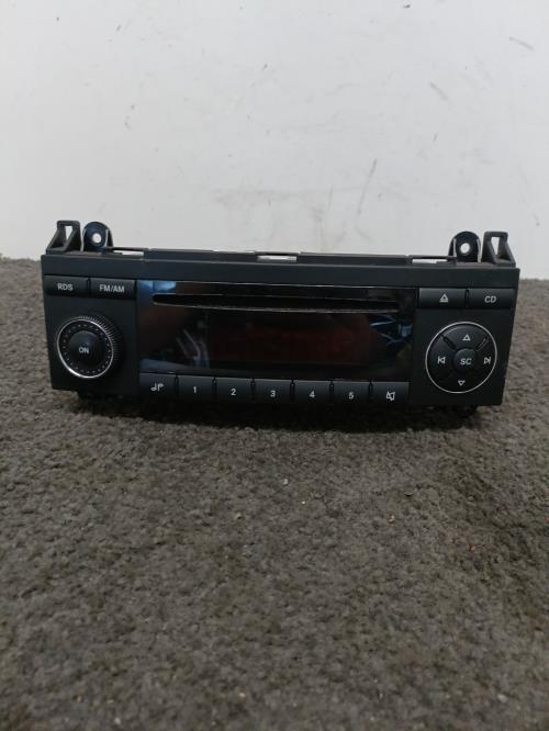 Image Autoradio d'origine - MERCEDES CLASSE B 245
