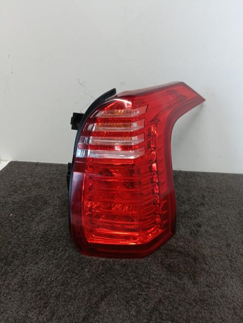 Image Feu arriere principal droit (feux) - PEUGEOT 5008 1
