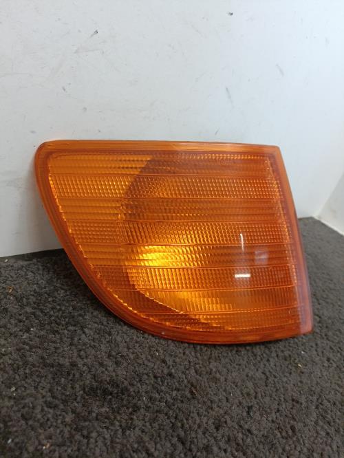 Image Optique avant secondaire droit (feux)(clignotant) - MERCEDES VITO 638