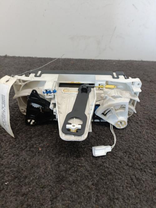 Image Commande chauffage - NISSAN MICRA 3