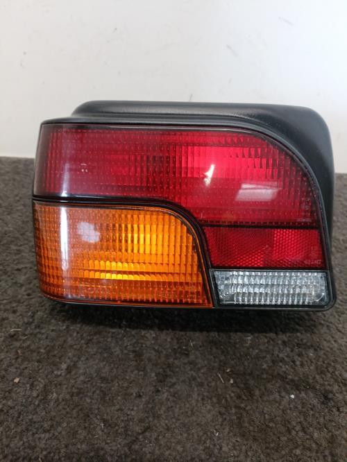 Image Feu arriere principal gauche (feux) - ROVER 100