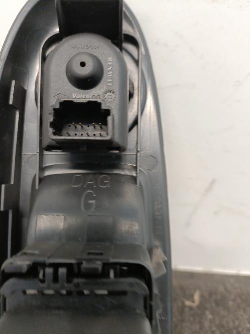 Image Interrupteur de leve vitre avant gauche - RENAULT CLIO 2 CAMPUS