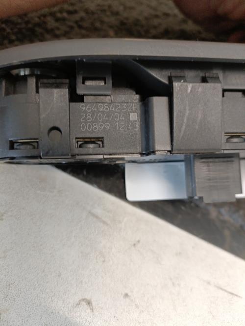 Image Interrupteur de leve vitre avant gauche - CITROEN C5 1