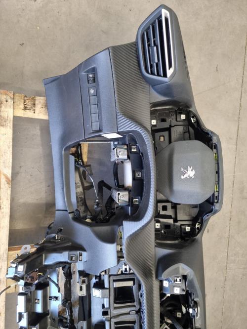 Image Planche de bord complete - PEUGEOT 208 2