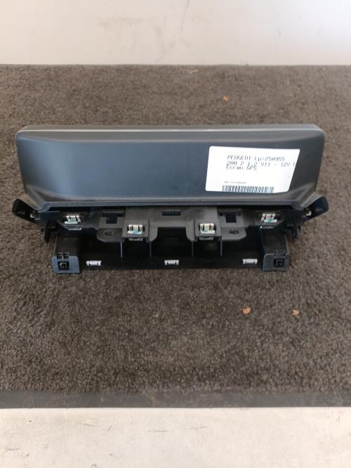 Image Ecran GPS - PEUGEOT 208 2