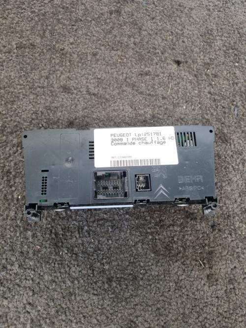 Image Commande chauffage - PEUGEOT 3008 1