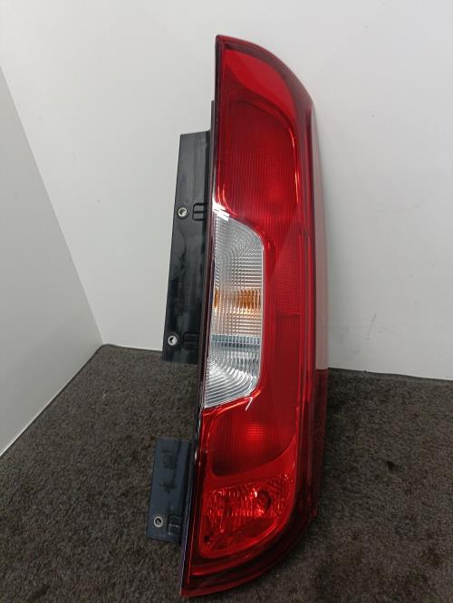 Image Feu arriere principal droit (feux) - FIAT DOBLO 2